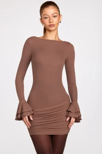 Helena ribbad modal långärmad draperad miniklänning i mocha
