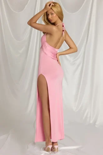 Indi maxiklänning med halterneck i candyflossrosa