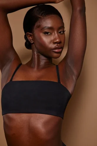 Intimates mjuk bandeau-bh i svart