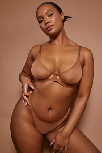 Intimates mjuk mesh-bh med bygel i ett lager i mandel