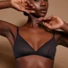 Intimates mjuk mesh-bh med triangeltopp i svart