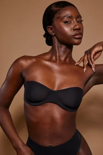 Intimates mjuk mesh-bh utan axelband i svart