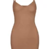 Intimates mjuk mesh-miniklänning med V-ringning i färgen Honey