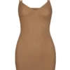 Intimates mjuk mesh-miniklänning med V-ringning i mandel