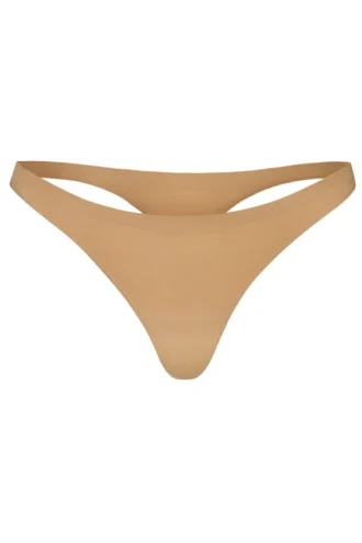Intimates sömlös stickad string i karamell