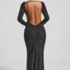 Jailene Embellished Open-Back Gown i svart