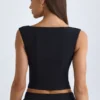 Kadie V-ringad strukturerad crop top i svart