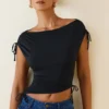 Kaede asymmetrisk crop top med rynkad rygg i svart