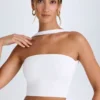 Khai bandeau-top med chokerdetalj i vitt