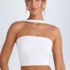 Khai bandeau-top med chokerdetalj i vitt