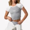 Kort T-shirt med grafiskt tryck i gråmelerad