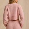 Kort tröja i ribbad stickning i blushrosa