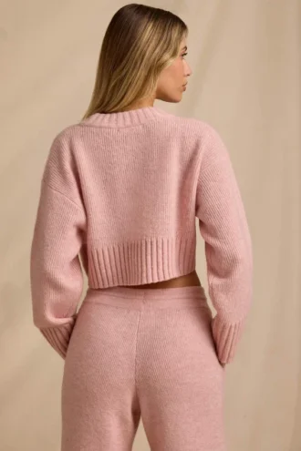 Kort tröja i ribbad stickning i blushrosa
