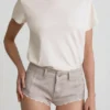 Lanori lågmidjade hotpants i ecru