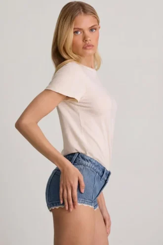 Lanori lågmidjade hotpants i mellanblått
