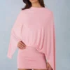 Lida draperad cape-miniklänning i blushrosa
