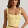 Lirael dekorerad crop top med fyrkantig halsringning i gult