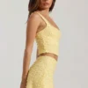 Lirael dekorerad crop top med fyrkantig halsringning i gult