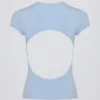 Lång T-shirt med utskärningar i färgen Sky