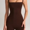 Luma Modal Bodycon-jumpsuit med fyrkantig halsringning i chokladbrunt