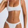 Malibu bikinitopp med rund halsringning i vitt
