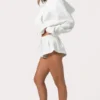 Mid-Rise Shorts i färgen Milk