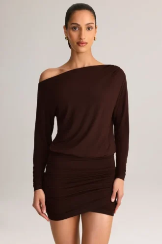 Mira Modal Off-Shoulder Wrap Miniklänning i chokladbrunt