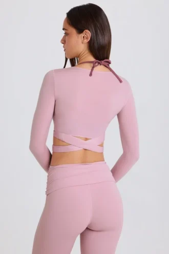 Mjuk jersey-crop-top med omlott i mauve
