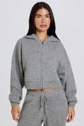 Mjuk, kort hoodie i grått med dragkedja