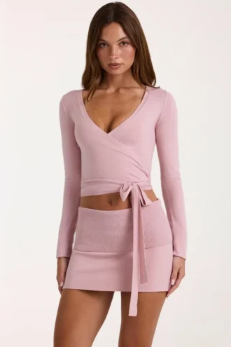Mjuk stickad wrap-top i rosa