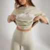 Mjuka biker-shorts i bomull i färgen Limestone