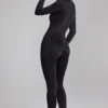 Musa långärmad jumpsuit med hög hals i svart
