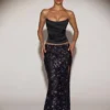 Nevara Embellished Mid-Rise Thigh-Split Maxi Kjol i svartlila