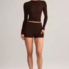 Noor Modal högmidjade bodycon-shorts i chokladbrunt