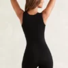 Nova kortärmad unitard med fyrkantig halsringning i svart