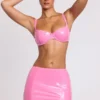 Nyx vinylmikromini med slits på låret i rosa