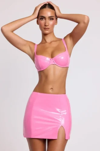 Nyx vinylmikromini med slits på låret i rosa