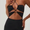 Oceane Cut Out Halter Neck Floor Length Maxiklänning i svart