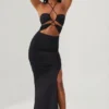 Oceane Cut Out Halter Neck Floor Length Maxiklänning i svart