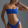 Oh Polly Badkläder: HOTFIX Edition Bandeau-bikinitopp med en axel och dekorationer i kungsblått