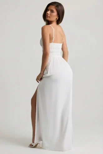 Olyssia Shirred Camisole Maxi Klänning i vitt