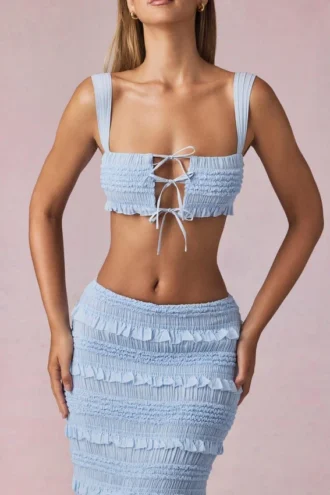 Ottilie Ruffle Tie-Front Crop Top i puderblått