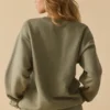 Oversized tröja med rund hals i mjuk olivgrön