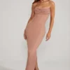 Palermo Maxiklänning med bandeau och cowl-hals i beige