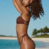 Polynesia stringbikinibyxor med dragsko i chokladbrunt