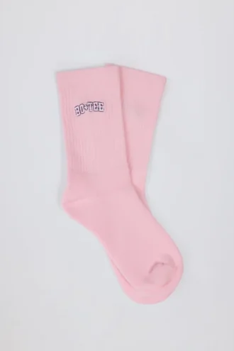 Ribbade halvhöga strumpor i puderrosa