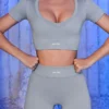 Ribbade minishorts i grått
