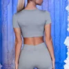 Ribbade minishorts i grått