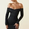 Rosanna Off-Shoulder Ruched Bodycon-miniklänning i svart
