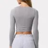 Rynkad långärmad crop top i grått